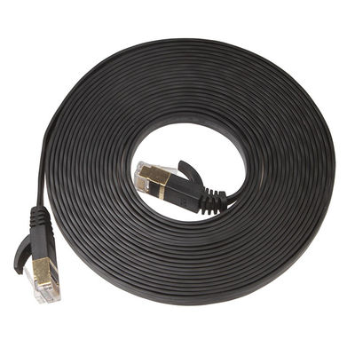 Cat6 UTPのイーサネットLANはコンピュータのための平らで短く黒い色をケーブルで通信する