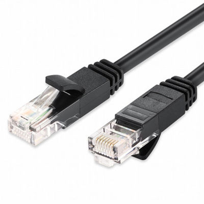 RJ45オス・コネクタが付いている黒いCCA UTP FTP Cat5eのパッチ・コード ケーブル